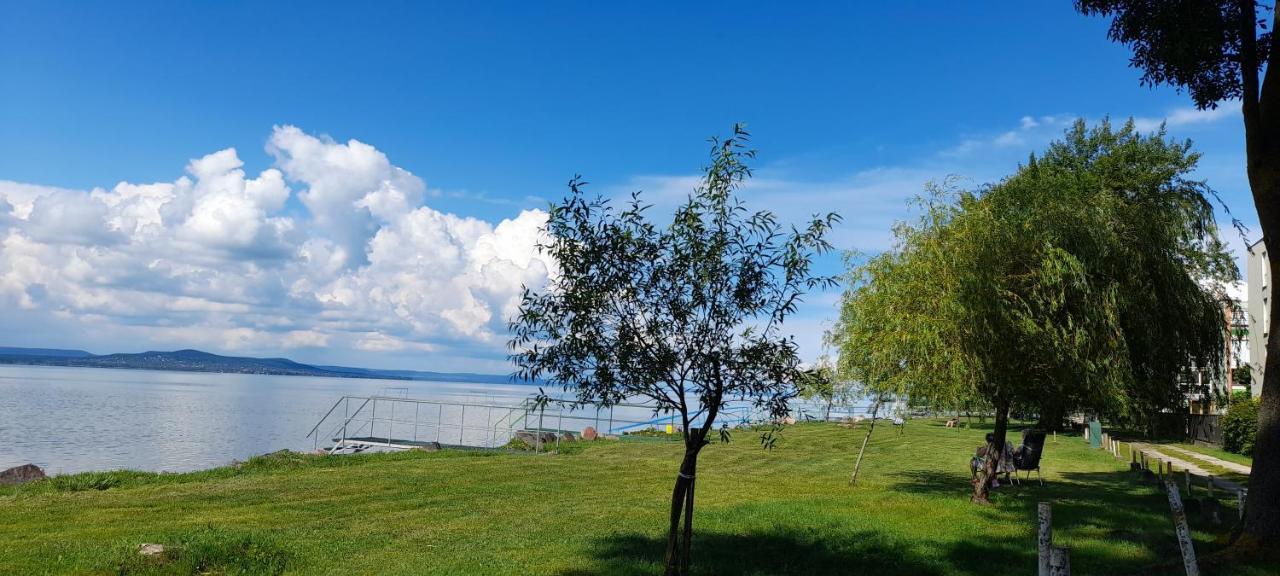 Suello Utcai Apartman Fonyod Vizparti Es Panoramas! On The Waterfront And With Balaton Panorama! Esterno foto